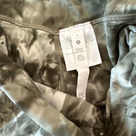 lululemon athletica Green Tie-Dye Leggings - Picture 4 of 5